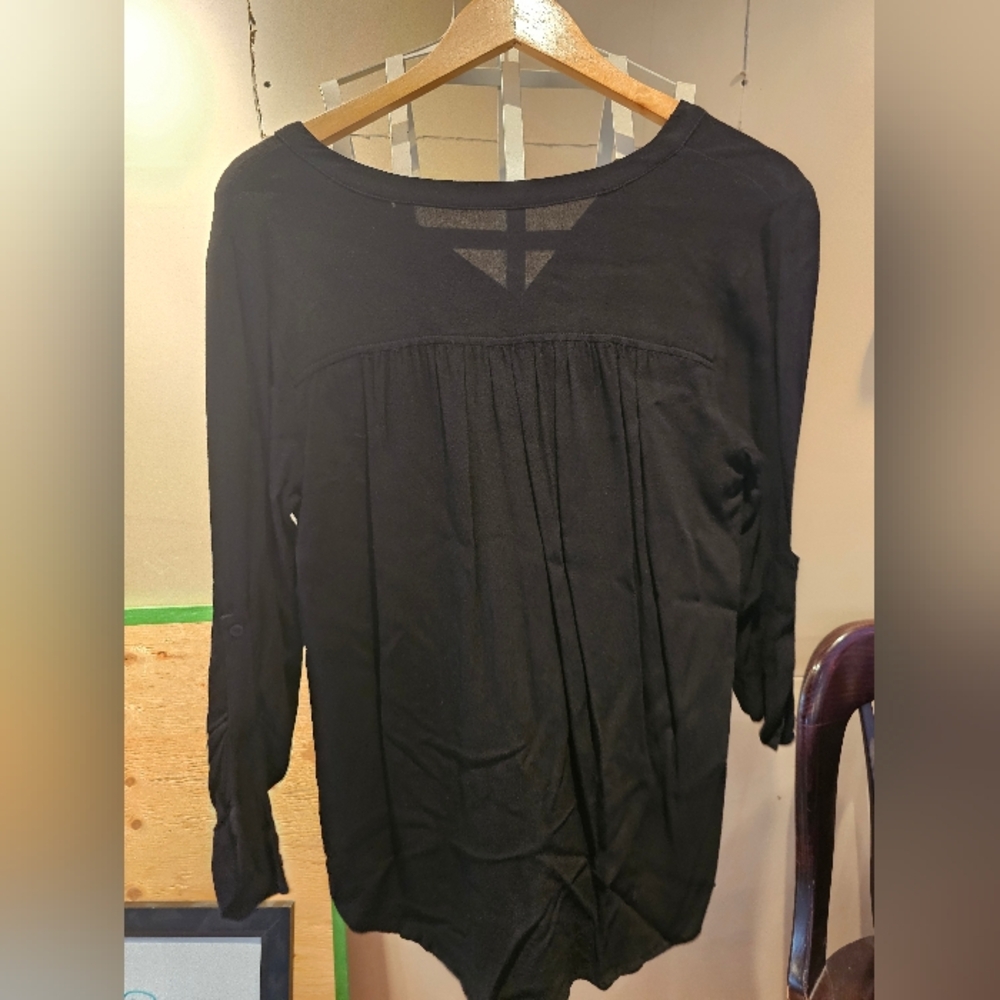 Doe & Rae Black Blouse - Picture 6 of 7